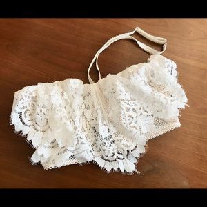 VS LIKE NEW Convertible/Strapless Lace Bandeau Bra